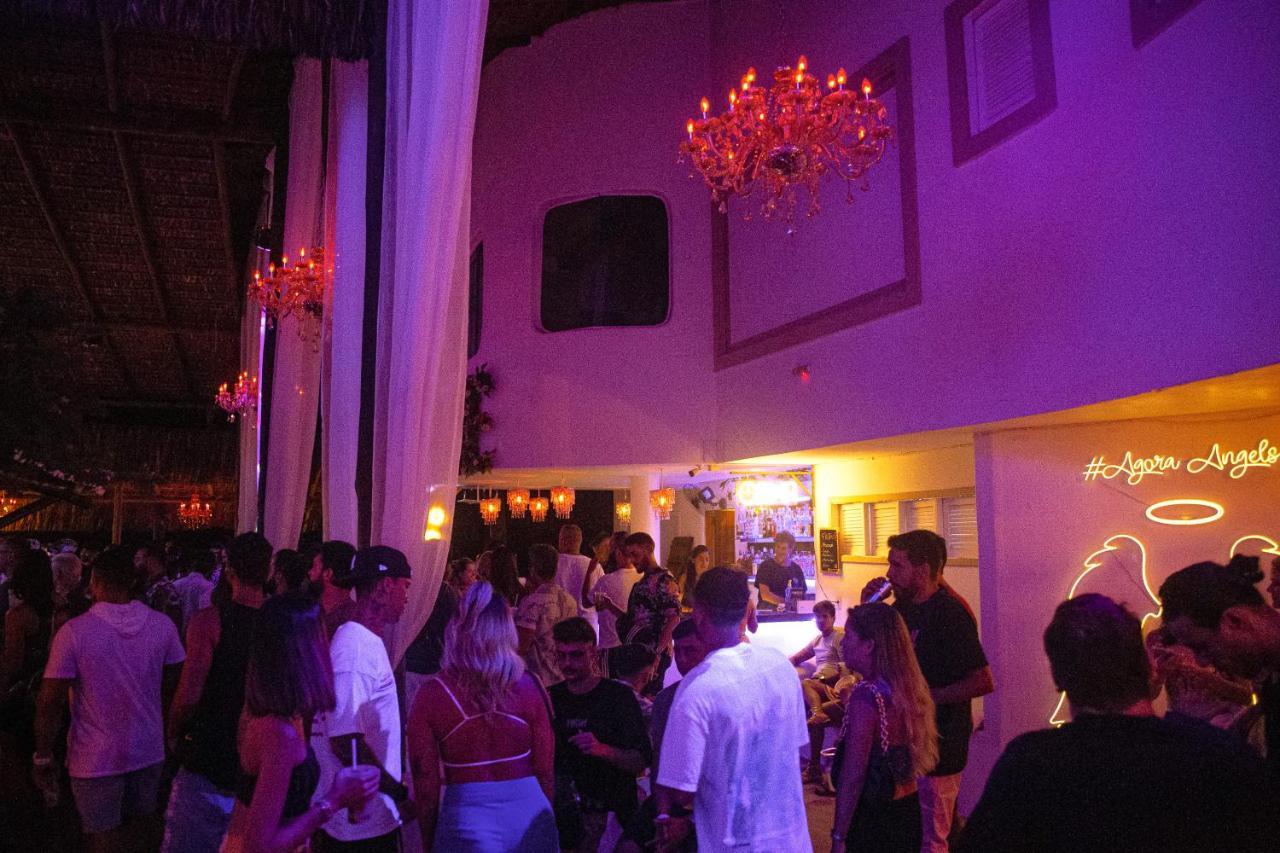 Agora E Bar