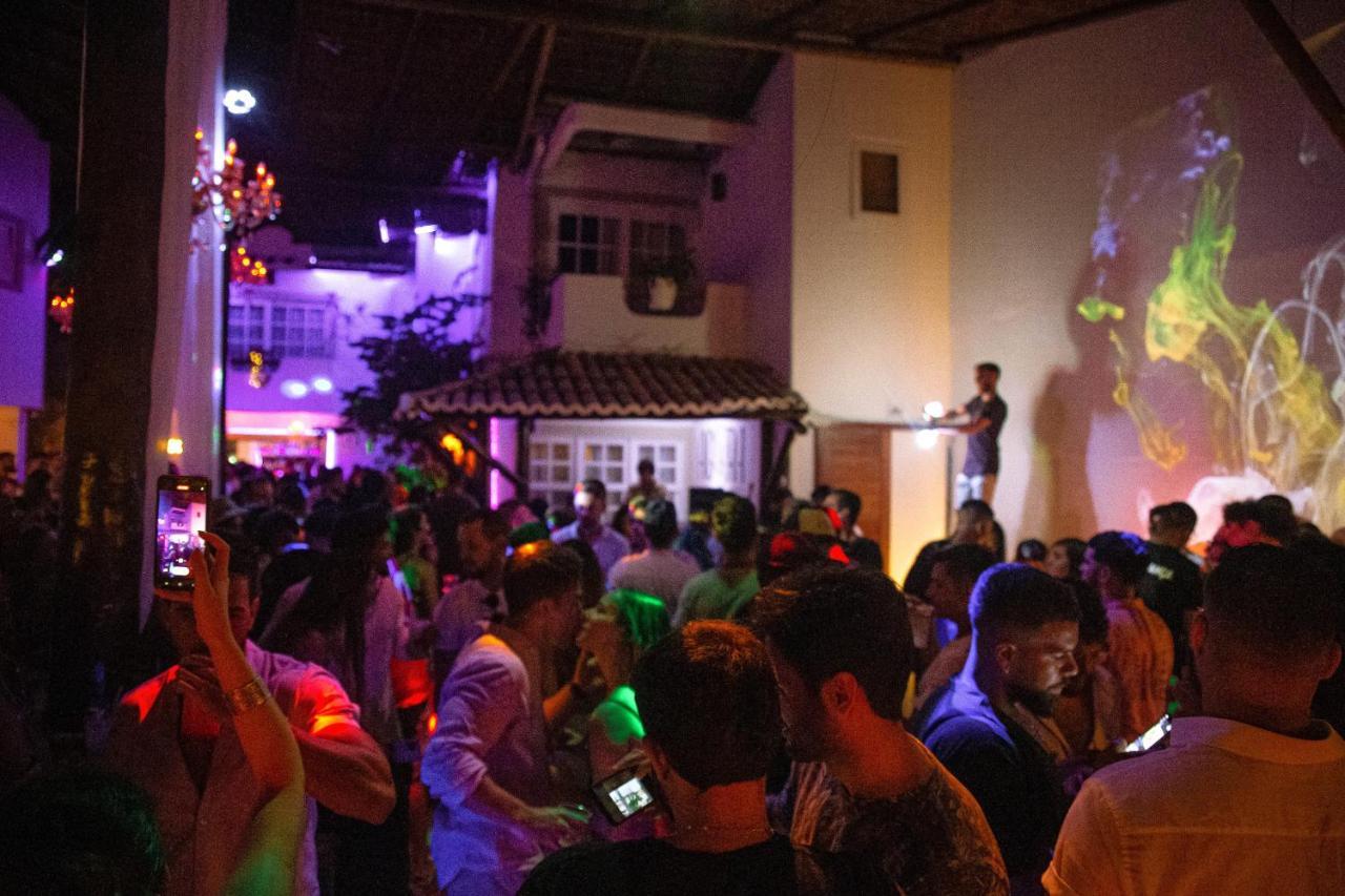 Agora E Bar
